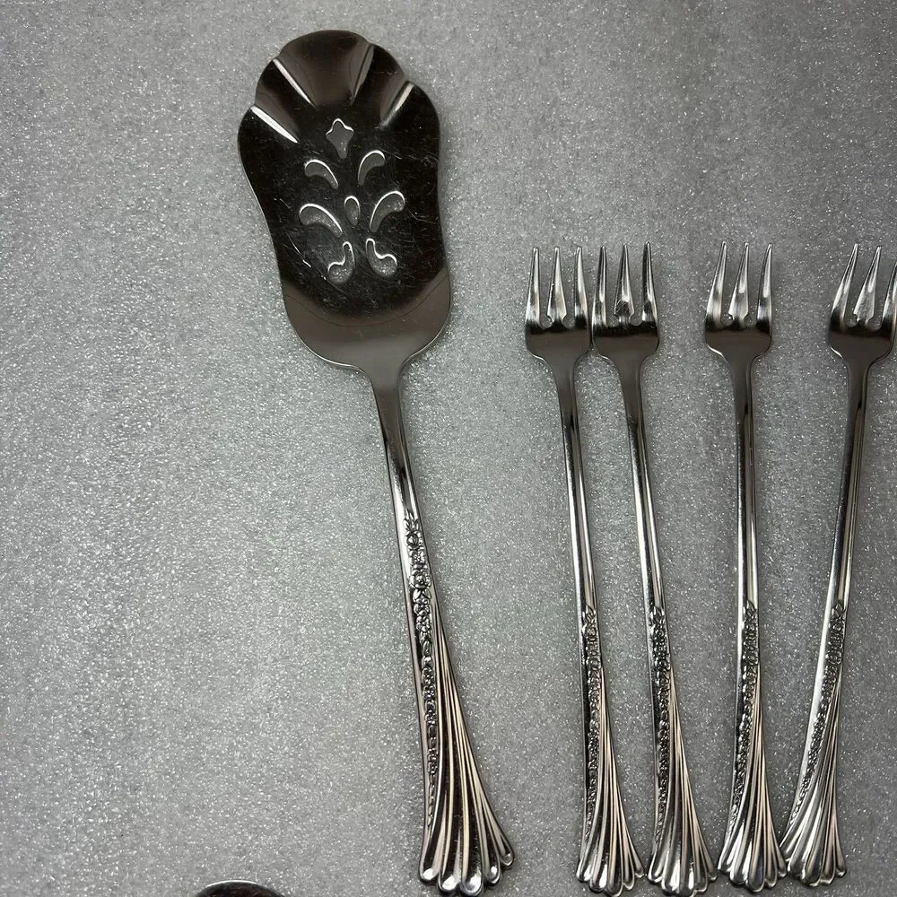 4 Oneida SPRING GLEN Stainless Cocktail Fork 1 Butter Knife 1 Pie Server Mix Lot